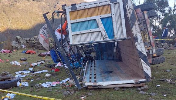 Tragedia en elecciones: cuatro muertos y 30 heridos tras accidente de comitiva que iba a mitin de cierre de campaña en Cusco
