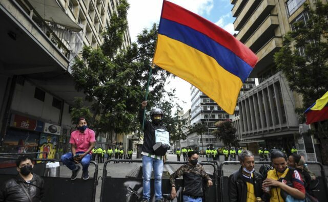 Protestas en favor y en contra de Gustavo Petro en Colombia