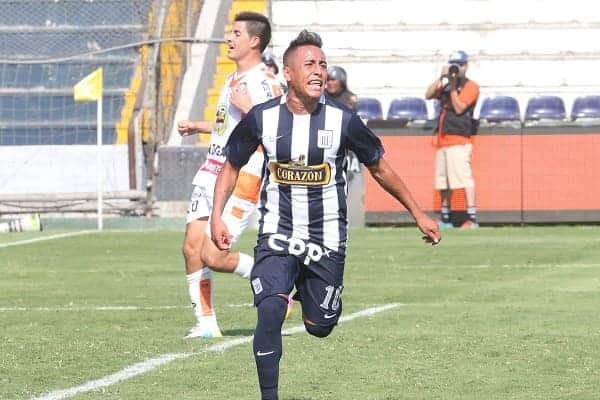 Christian Cueva a una firma de volver a jugar por Alianza Lima