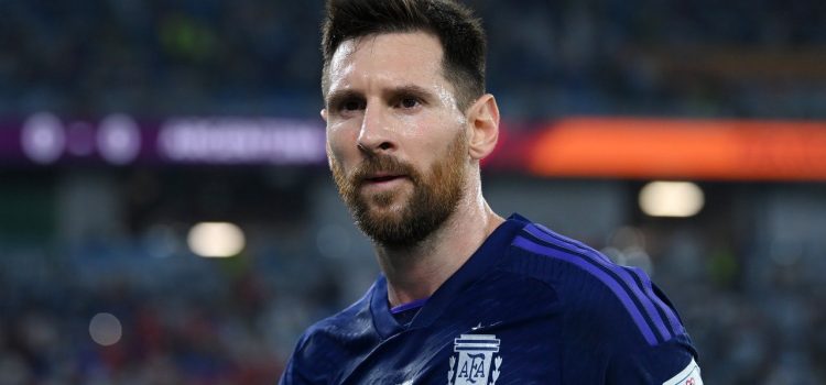 Muchos líos en Barcelona: Mario Kempes recomienda a Messi quedarse en el PSG