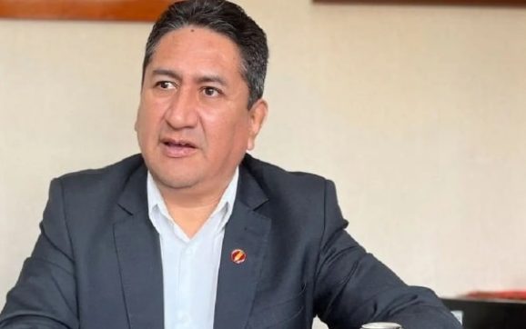 Vladimir Cerrón: teniente general PNP Óscar Arriola dice que esperan un error de prófugo para capturarlo