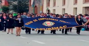 Colegio de Contadores de Apurímac realizó ceremonia de izamiento del Pabellón Nacional y desfile de honor por el 35° aniversario