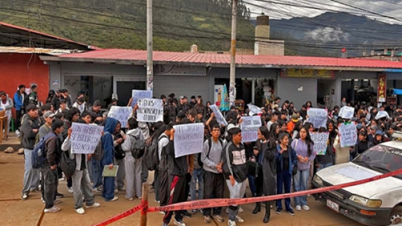 62378a102e9cb2a1a7cd57919640c8db_L