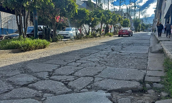Las destrozadas Avenidas Seoane, Prado Alto y Tamburco que hoy deberían ser intervenidas
