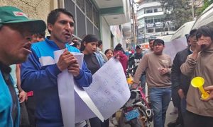 Transportistas de la Línea 5 protestan contra fusión con Línea 1 en Abancay