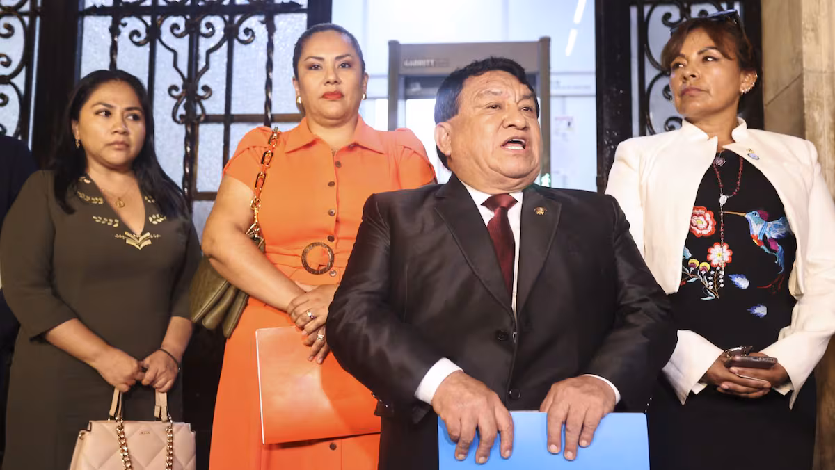 Podemos Perú anuncia disolución de su bancada y reestructuración total del partido